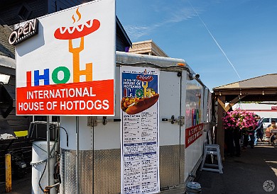 Alaska-024 Best bet for a quick lunch in Anchorage is International House of Hotdogs- a food truck on blocks that serves up some amazing eats 🌭🌭😋