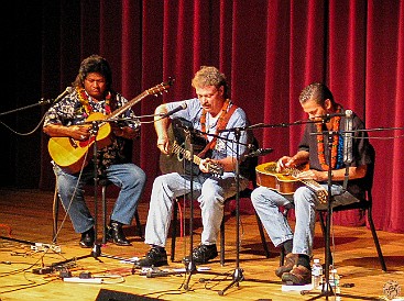 Kauai-021 The final segment of the concert was Ledward joining Tim Stafford and Rob Ickes for true 
