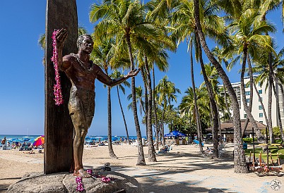 Oahu-005 Time to enjoy our surroundings, we spent yesterday doing something we never do, behave like tourists and wander around Waikiki 🩴🌴🌊 🏖️ 🏄‍♂️ The Duke...