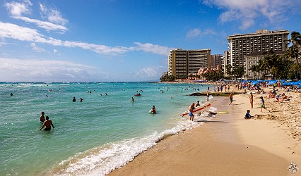 Oahu2024-009 Huzzah, we've arrived in Waikiki and it's no longer 18° outside! 🌴🏖️🌊🩴