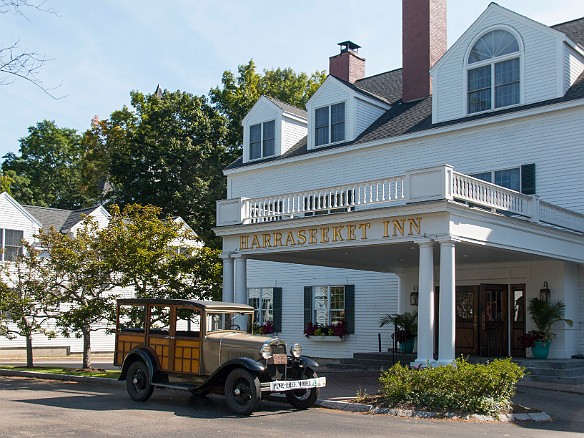 Arrived at the classic Harraseeket Inn in Freeport, Maine late afternoon on Friday. We stayed in the carriage house, the white building in the background, that has dog-friendly rooms. Sep 5, 2015 10:43 AM