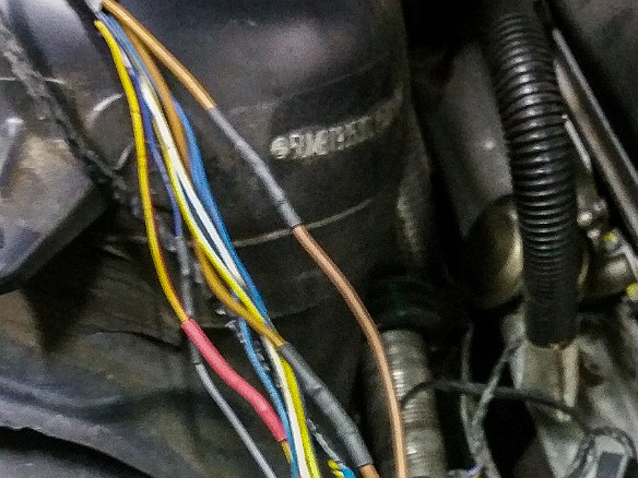 Z4HeadlightRepair2016-010 All of the wires in the headlight harness have now been spliced back together and the connections sealed with heat shrink tubing