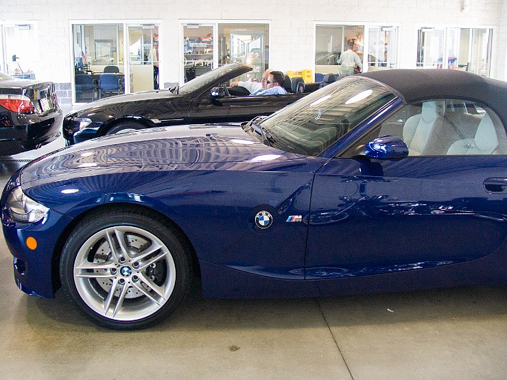 Taking Delivery, May 2006 May 31, 2006 was delivery day for my new Interlagos Blue M Roadster