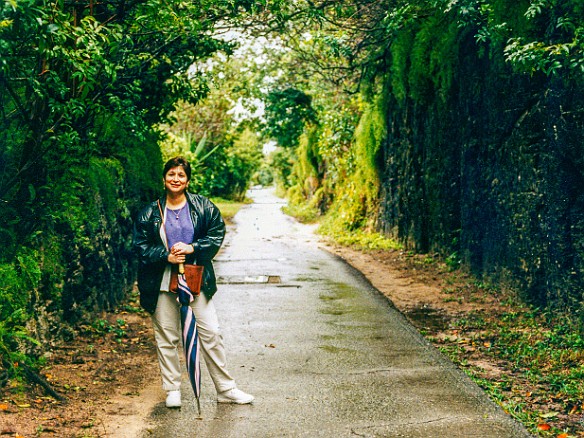 Bermuda1992-002 Walking the Railway Trail