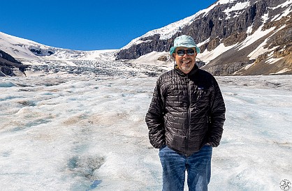 ColumbiaIcefield-028 The intrepid glacial explorer ❄❄