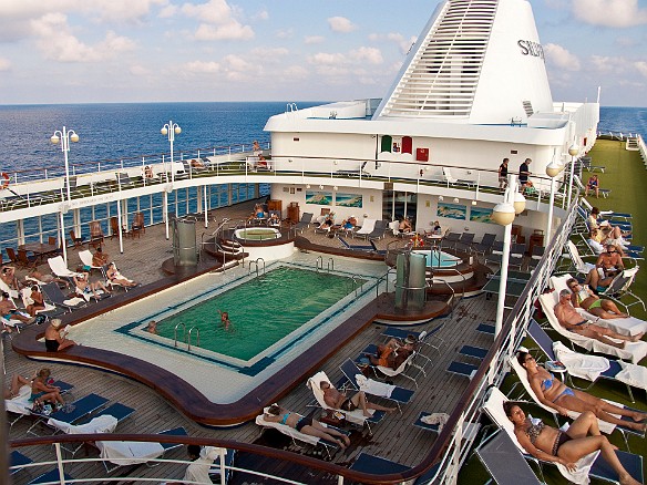 Views of the pool deck as we spend 2 days at sea on our way to Key West Jan 19, 2010 4:19 PM : SilverSea Caribbean Cruise 2010