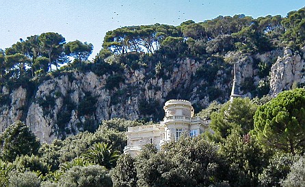 SophiaAntipolis2002-006 One of the many huge chateaus overlooking the beach