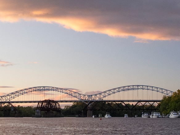 Heading north towards the Arrigoni bridge between Middletown and Portland. The rotating railroad bridge in front is open for boat traffic. Sep 22, 2013 6:42 PM : sunset
