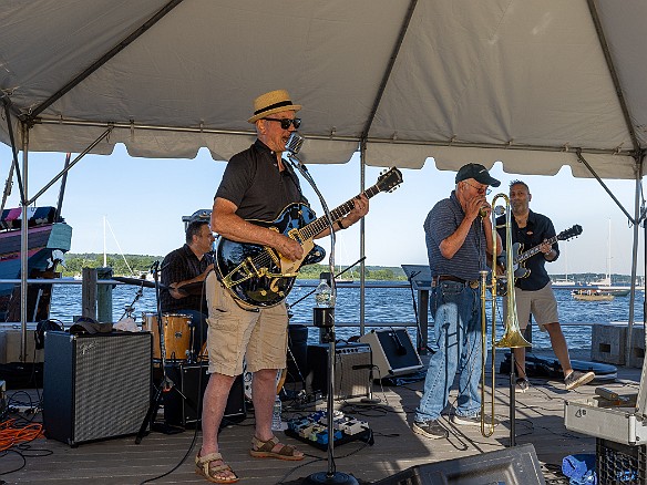 ThursdaysOnTheDock-20220707-JavaGroove-042