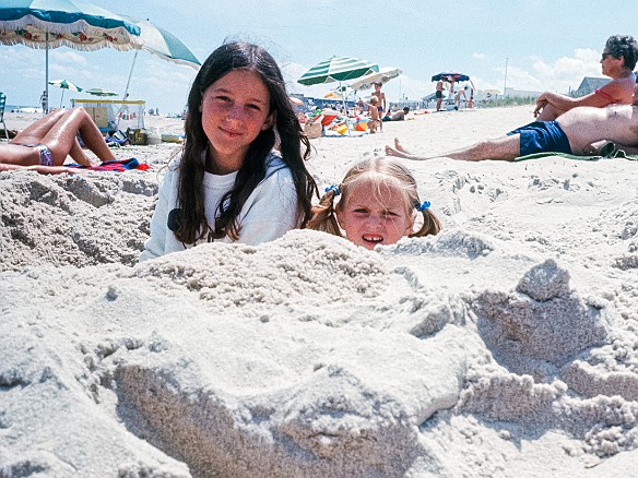 RehobothBeach1972-013 Karen and Janice Ebert