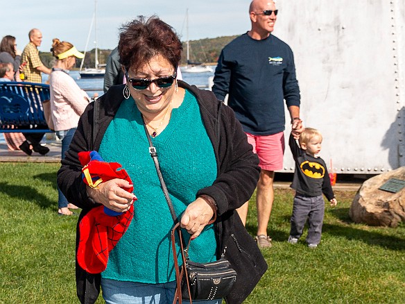 DogsOnTheDock2019-009 Contest was over and Sophie only won looks of love from Mommy