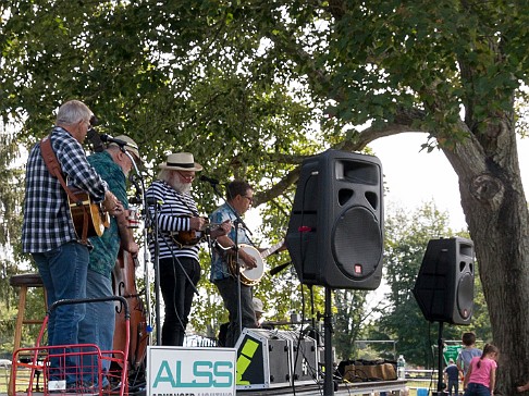 Farm Day 2017-001 I had a great time sitting in on banjo with Long Meadow at the Lutz Children's Museum