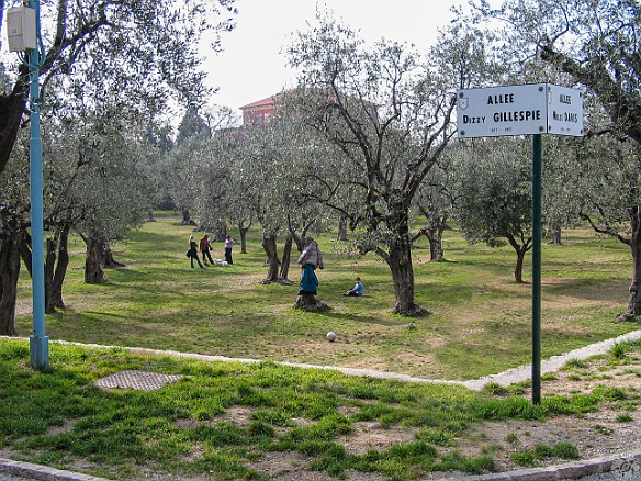 MuseeMatisse-0207-004 The Roman arena and olive groves next to the Matisse Museum have been the site of the Nice Jazz festival. Hence the naming of the various walking paths through...