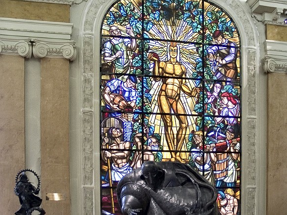 Stained glass and sculpture inside the Bordeaux Wine Council's hq Feb 4, 2005 12:00 PM : Bordeaux : Maxine Klein,Frdric Leroy,Alexandre Bronetsky,Cleo Barretto,Yunpeng Zhao