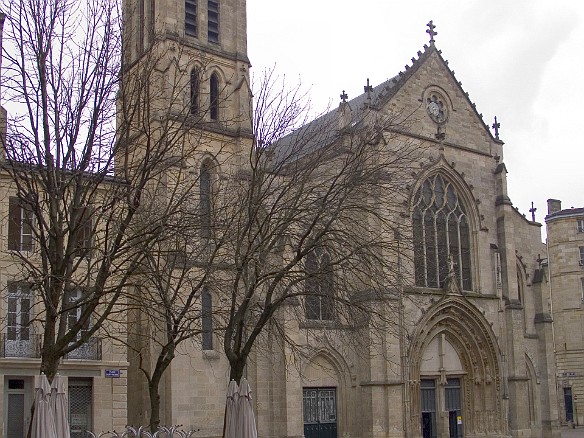 The small church outside our hotel Feb 4, 2005 3:30 PM : Bordeaux : Maxine Klein,Frdric Leroy,Alexandre Bronetsky,Cleo Barretto,Yunpeng Zhao