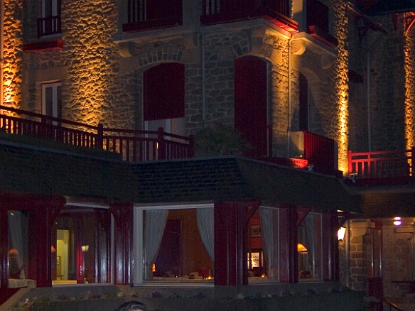 Outside our inn at night Feb 2, 2005 2:51 PM : David Zeleznik, La Baule, Maxine Klein, PDD 2005