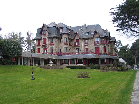 ILOG puts us up at the Castel Marie Louse, a georgeous Relais and Chateaux inn Jan 31, 2005 5:05 PM : La Baule, PDD 2005