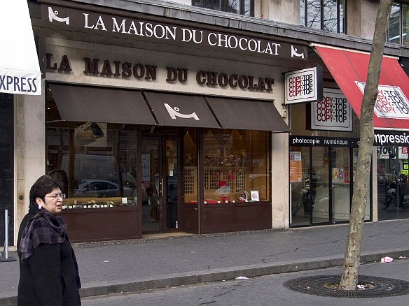 We take a break from the Louvre to go get chocolate Jan 27, 2005 3:55 PM : Maxine Klein, Paris