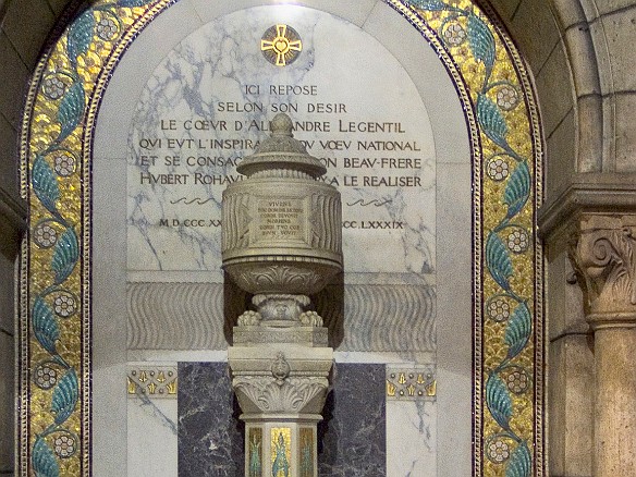This urn contains the heart of Alexandre Legentil, one of the two men who built the Sacre Coeur Jan 29, 2005 1:19 PM : Paris