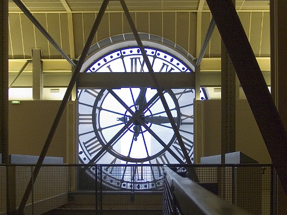 The signature clock that overlooks the Seine Jan 28, 2005 12:44 PM : Paris