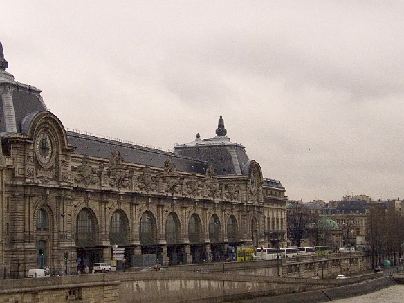 View of the Musee d'Orsay as a we go back to our hotel Jan 28, 2005 4:00 PM : Paris