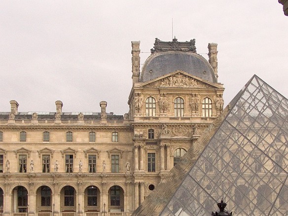 The main courtyard with the large pyramid Jan 27, 2005 8:23 AM : Paris