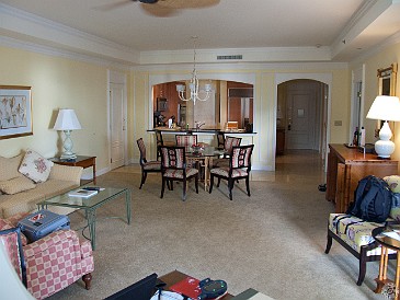 Huge living room and master bedroom Jan 27, 2011 7:07 AM : Grand Cayman