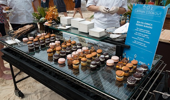 No meal is complete without dessert "burgers"! Jan 18, 2014 1:50 PM : Grand Cayman : Maxine Klein,David Zeleznik,Daniel Boulud