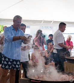 CaymanCookout2015Day1-048 Eric Ripert documents José's masterpiece