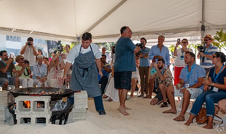 GrandCayman2016-016 José taunts Eric Ripert about the Spanish pragmatic approach to lobster vs. the French romantics.