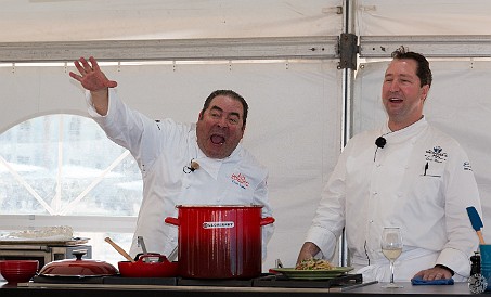 At the end of the demo, Emeril and the crowd shout out a huge BAM! to try and drown out José Andrés who is being extremely boisterous just down the beach Jan 13, 2017 10:52 AM : Chris Wilson, Emeril Lagasse