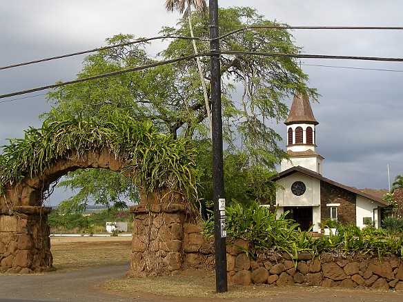 Across the street from Aoki's is the Liliuokalani Church‎ May 13, 2008 4:33 PM : Oahu