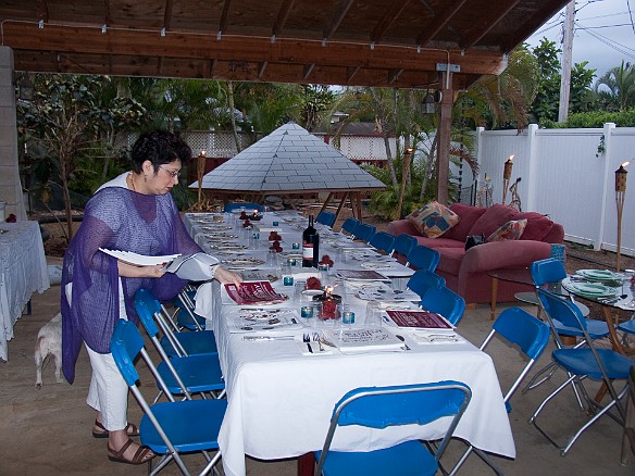 Our first Hawaiian Passover seder is in the backyard of Nalani and Peaceray's house, in Kailua Apr 8, 2009 10:29 PM : Maxine Klein, Oahu