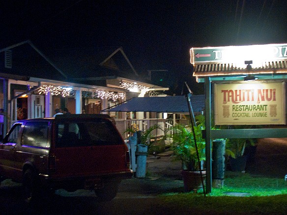 Tahiti Nui, a great hangout for drinks and food in Hanalei May 4, 2010 7:15 PM : Kauai