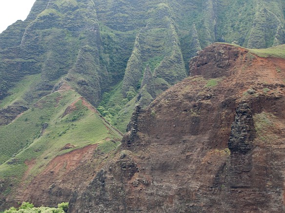 You can see the immense scale by the 2 small people on the beach. The only access is by boat or two days of grueling hiking. May 8, 2010 8:41 AM : Kauai