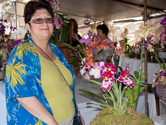 Max chooses a couple of orchids to have shipped back home May 9, 2010 12:48 PM : Kauai, Maxine Klein