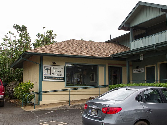 Four days later, close to the end of our trip, Billy was still down for the count and it was clear that he had the flu. So, keeping with our new vacation tradition we sought out the nearest walkin clinic in Kilauea. May 25, 2012 9:44 AM : Kauai