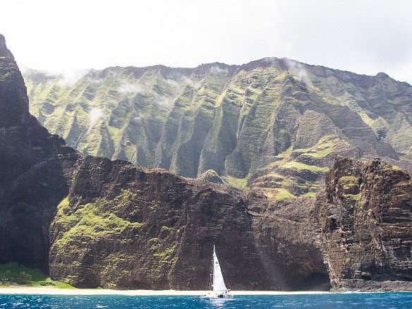 The catamaran in front of the Honopu archway gives you sense of scale. May 14, 2013 10:39 AM : Kauai