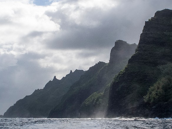 HIgh surf along the Na Pali coast May 20, 2013 8:45 AM : Kauai