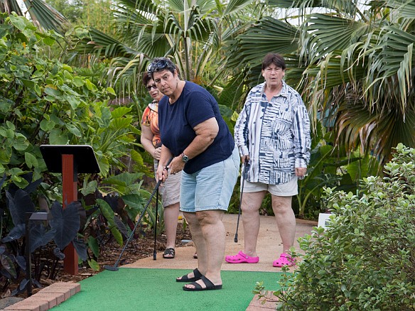 Deb wows the crowd with her ace skills May 17, 2014 4:27 PM : Debra Zeleznik, Kauai, Mary Wilkowski, Maxine Klein