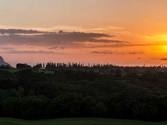 Another sorta sunset from The Tavern, overlooking The Prince Course May 21, 2014 7:09 PM : Kauai