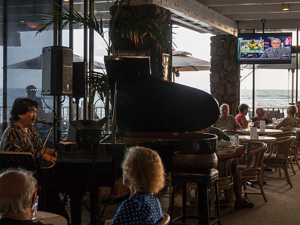 The Honolulu Elks Lodge- classic setting right on Waikiki, cheap drinks, and nightly entertainment. What's not to like? May 8, 2014 6:24 PM : Oahu