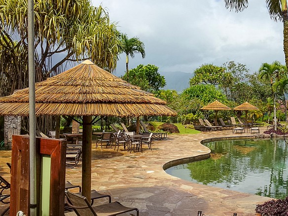 And this is the Hanalei Bay Resort pool area, looking out and down towards Hanalei Bay in the distance May 16, 2015 9:45 AM : Kauai : Debra Zeleznik,David Zeleznik,Jawea Mockabee,Maxine Klein,Mary Wilkowski