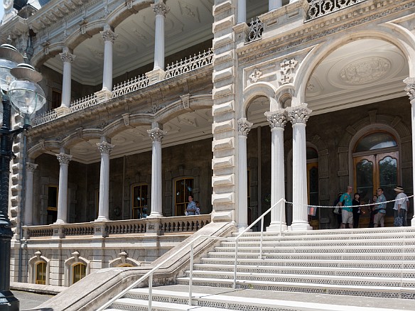 Tour entrance at the rear of the palace May 12, 2017 11:32 AM