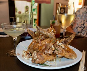 Hawaii2018-044 So, we're sitting there trying to decide what to order and plates of wings keep passing by us to eager tables. We think, well wings are wings, right? But there...