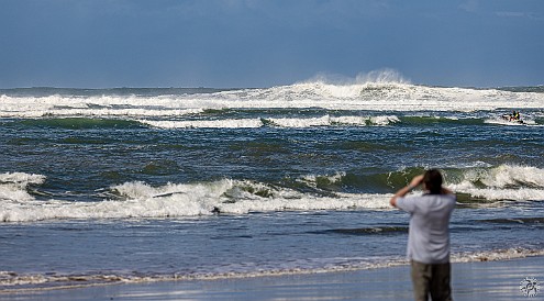 Kauai-045 A huge northwest swell rolled in on Sunday, generating waves with 45-60 ft face heights. In fact, on Oahu's North Shore the conditions were just right to hold...