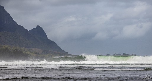 Kauai-056 Even 3 days later as the northwest swell was starting to subside, the surf was still dangerous rolling into Hanalei Bay 🌊🌊