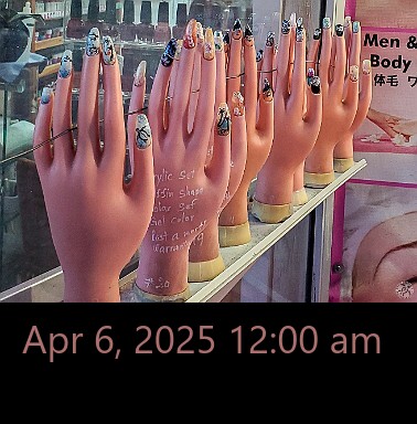 Oahu-034 Somehow, an array of amputated hands doesn't seem the best advertising for a Korean nail salon....