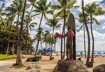 Oahu2024-004 Huzzah, we've arrived in Waikiki and it's no longer 18° outside! 🌴🏖️🌊🩴