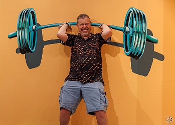 Oahu2024-017 It's easy to slack off when on vacation, but not us! We're keeping buff and fit in paradise! 🏋️♂️🏋️♀️💪💪
